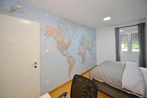 SEA VIEW apartment 2km from the Old Town of Kotor客房内的一张或多张床位