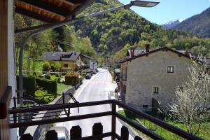 Bilde i galleriet til Val Maira - Alpine apartment with a view i Macra