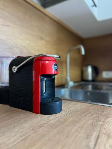 مطبخ أو مطبخ صغير في Apartment Gjiri i Lalzit