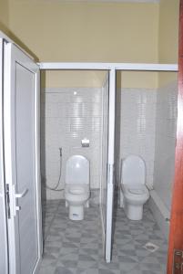 Koupelna v ubytování VUGA Hostel + 11 fotografií