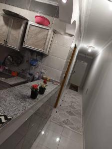 Kuchyň nebo kuchyňský kout v ubytování مخيم الخال