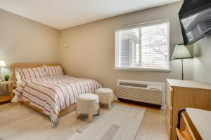 Convenient Studio Stay Easy Access to Twin Cities客房内的一张或多张床位