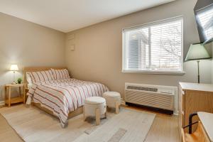 Convenient Studio Stay Easy Access to Twin Cities客房内的一张或多张床位