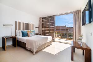 Ένα ή περισσότερα κρεβάτια σε δωμάτιο στο Villa SAL- Pool & Beach Escape +59 φωτογραφίες