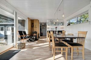 A seating area at Cozy Cottage Only 500 M From The Sea