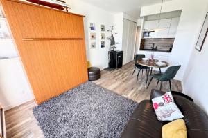 Η κουζίνα ή μικρή κουζίνα στο Lovely ! Studio balcon - Vue océan 360 +15 φωτογραφίες