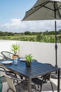Μπαλκόνι ή βεράντα στο Casa do Mar - Almograve - Magnífico terraço com vista para o campo
