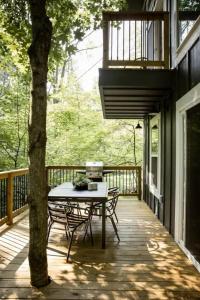 Μπαλκόνι ή βεράντα στο Middlefork Ridge Entire Property