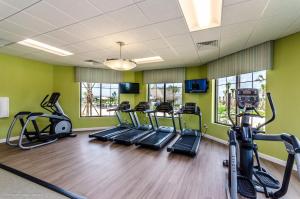 Фітнес-центр і / або тренажери в Modern Decor, Waterview With Splashpool, Bbq 1636Str