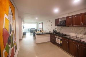 Dapur atau dapur kecil di 2B/2B Gorgeous Sunsets-Ocean View -Pool