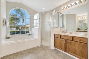 Ένα μπάνιο στο Anthea's Disney Vacation Home