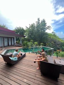 Balkón nebo terasa v ubytování Bale Sembilan, Jungle Paradise in Central Kuta Lombok + 18 fotografií