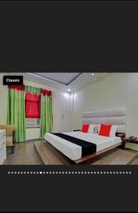 Gallery image of Nancy Paradise Hotel in Bahādrābād