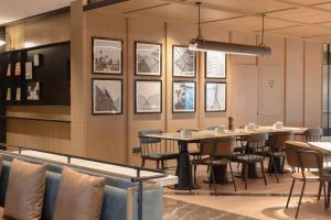 Predel za sedenje v nastanitvi Four Points by Sheraton Chengdu, Chunxi Road