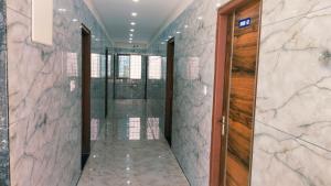 Koupelna v ubytování Hotel Banaras Spirits