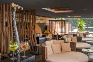 Posedenie v ubytovaní Bambara Hotel