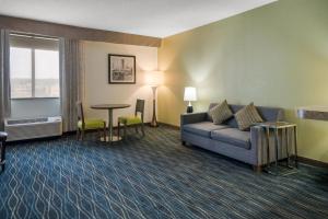 Posezení v ubytování Radisson Hotel Grand Rapids Riverfront