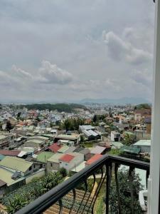 Nespecifikovaný výhled na destinaci Dalat nebo výhled na město při pohledu z hotelu