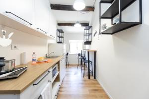 Η κουζίνα ή μικρή κουζίνα στο Termini Roma Imperiale