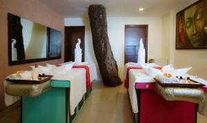 Tulip Inn Green Castle Mall road客房内的一张或多张床位