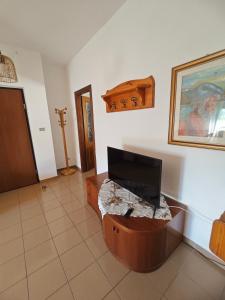 TV a/nebo společenská místnost v ubytování Scerne Holiday Service PT1 + 14 fotografií