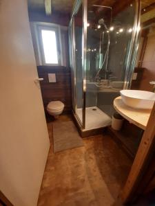 Ένα μπάνιο στο La Maison du Charpentier +20 φωτογραφίες