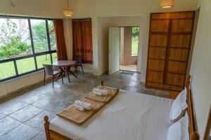 En eller flere senge i et værelse på Rajlok Resort + 52 billeder