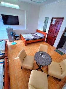 TV a/nebo společenská místnost v ubytování Nhím biển + 20 fotografií