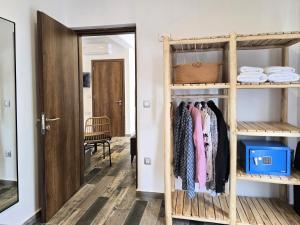 Imagine din galeria proprietății Fira gem luxury apartment în Fira