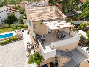 Bazén v ubytování Apartment Marina Kornić nebo v jeho okolí