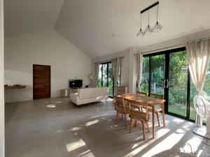 Χώρος καθιστικού στο Acacia House-Koh Phangan