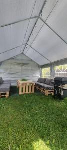 Vonkajšia záhrada v ubytovaní Domek Gabi z balią w ogrodzie