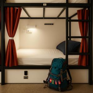 Postel nebo postele na pokoji v ubytování The Metrostay at New Delhi Railway station