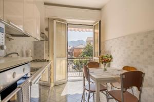 Kuchyň nebo kuchyňský kout v ubytování Quadri d'Oro - Beachside Escape in Beautiful Liguria