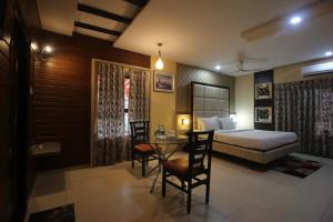 Φωτογραφία από το άλμπουμ του Redwings Castle Hotel στη Μουμπάι +17 φωτογραφίες