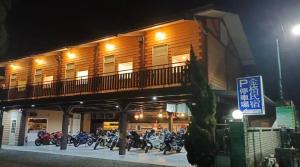 Jízda na kole v ubytování Jinge Guest House 集集金格民宿電動車充電站 nebo okolí