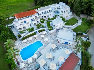 Bazén v ubytování Theo Bungalows Boutique Hotel nebo v jeho okolí