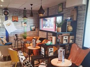 Posezení v ubytování Hotel ibis Narbonne