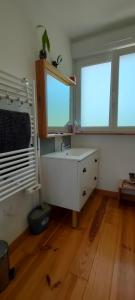 Fotografie z fotogalerie ubytování les Lys Jolie suite parentale privative deux adultes avec sdd v destinaci Pertheville-Ners