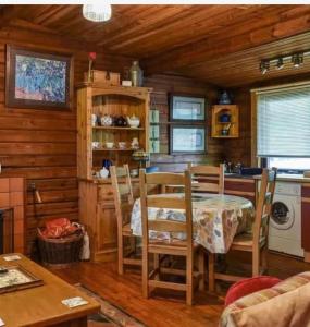 Φωτογραφία από το άλμπουμ του Secluded Lodge Escape in Bradworthy North Devon σε Holsworthy