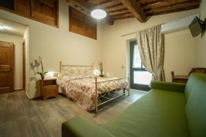 Ένα ή περισσότερα κρεβάτια σε δωμάτιο στο Villa Setona +21 φωτογραφίες