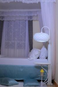 Ein Bett oder Betten in einem Zimmer der Unterkunft Beautiful Spaces 3 bedroomed bungalow