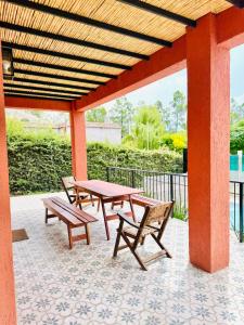 Μπαλκόνι ή βεράντα στο Un hogar al pie de la montaña