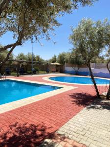 Bazén v ubytování IGHIZ INN resort nebo v jeho okolí