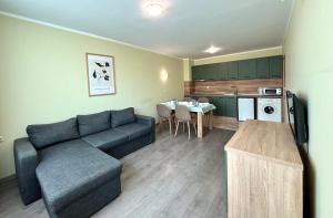 A kitchen or kitchenette at Evi Apartments 2