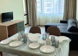A television and/or entertainment centre at Evi Apartments 2