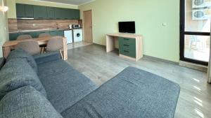 A kitchen or kitchenette at Evi Apartments 2