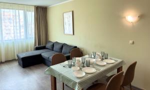 A seating area at Evi Apartments 2