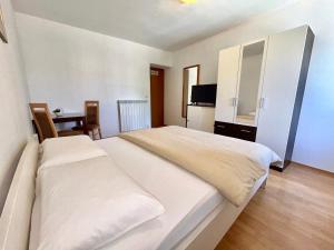 Μια τηλεόραση ή/και κέντρο ψυχαγωγίας στο Apartments Tereza