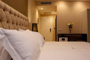 新德里The Empire Suites Inn Near Delhi IGI Airport的相册照片